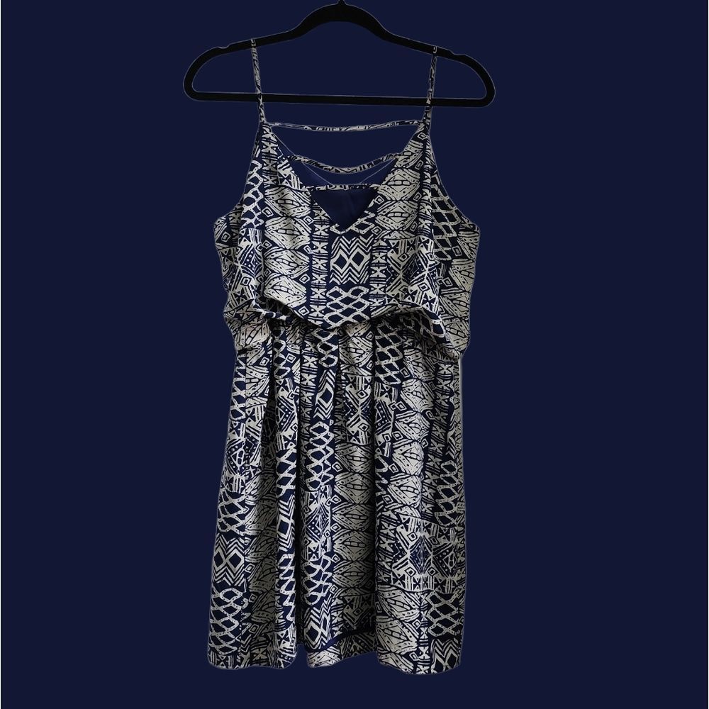 Dress - Picture 2 of 4